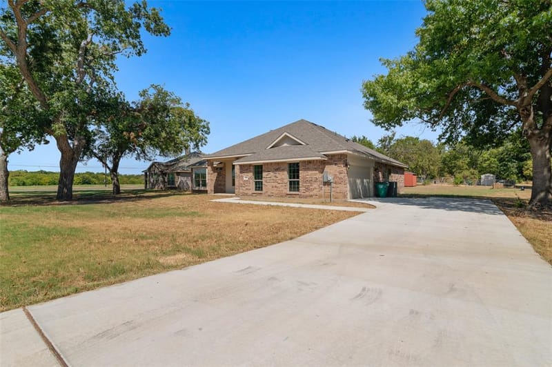 1203 Anthony, Gainesville TX 76240 - Photo 3