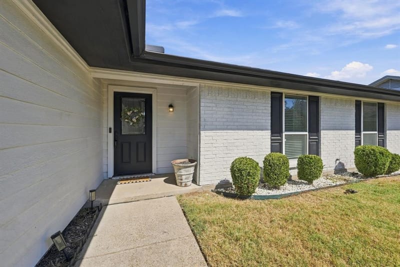 733 Montvale Drive, Mansfield TX 76063 - Photo 2