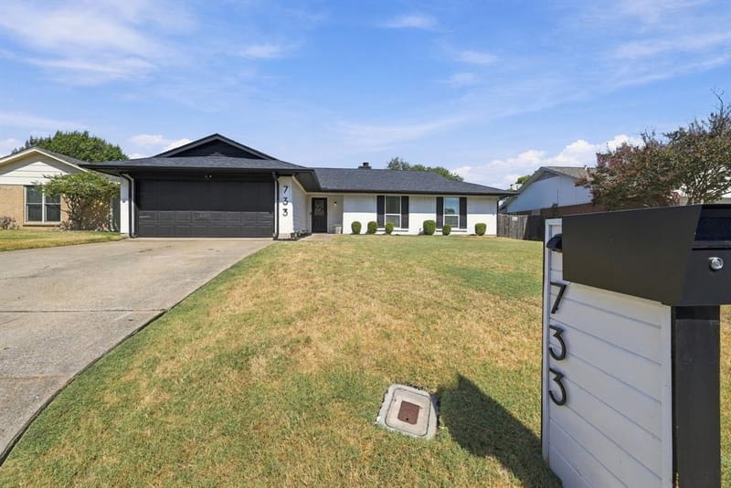 733 Montvale Drive, Mansfield TX 76063