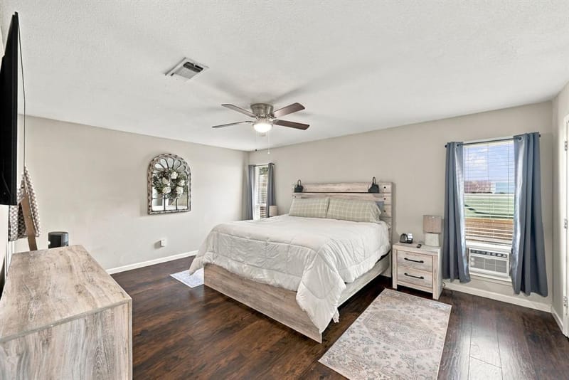 733 Montvale Drive, Mansfield TX 76063 - Photo 15