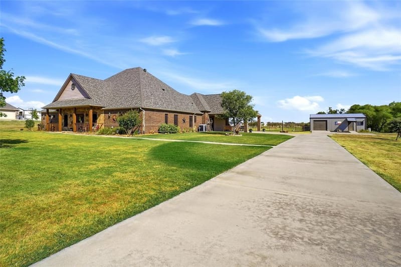 6104 High Meadows Drive, Krum TX 76249 - Photo 3
