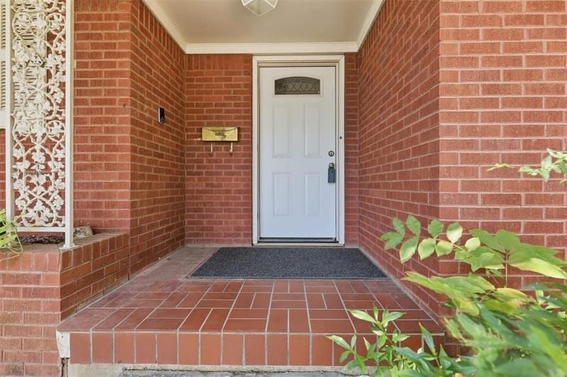 618 Bellevue Drive, Cleburne TX 76033 - Photo 6