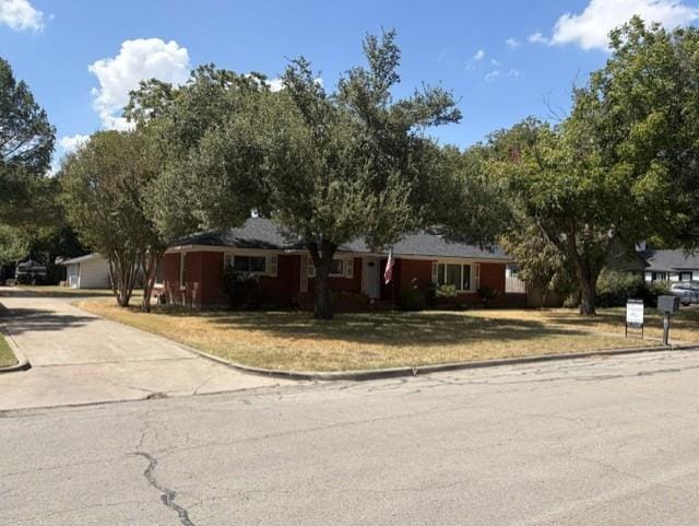 618 Bellevue Drive, Cleburne TX 76033 - Photo 5