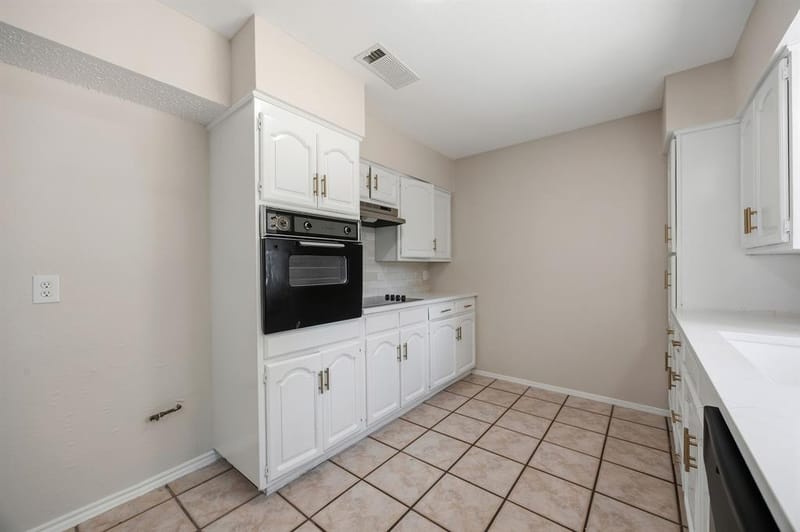 756 NW Charlyne Drive, Burleson TX 76028 - Photo 10