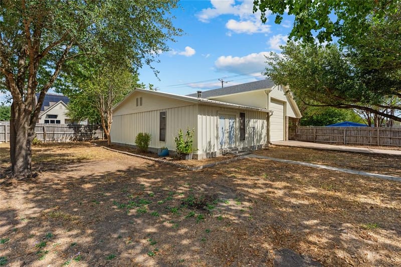 303 S Cedar Ridge Circle, Robinson TX 76706 - Photo 2