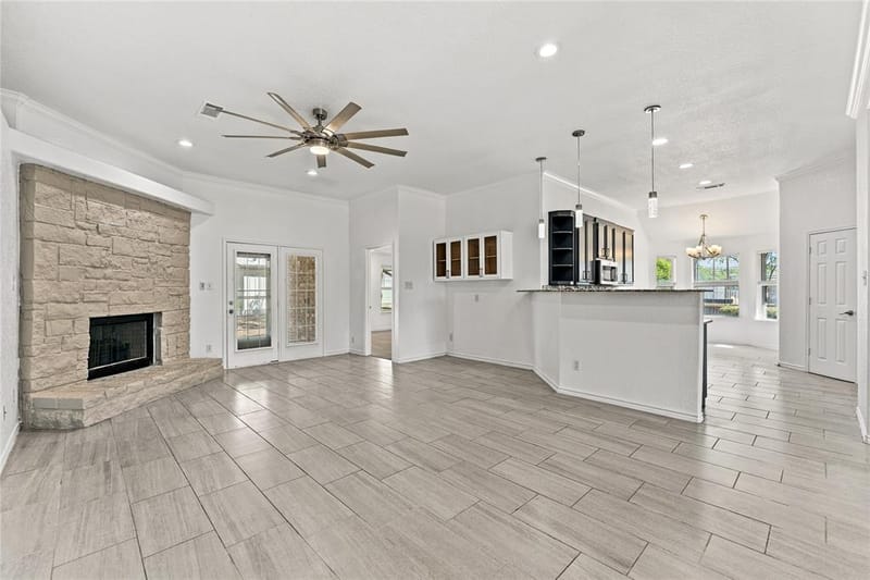 303 S Cedar Ridge Circle, Robinson TX 76706 - Photo 3