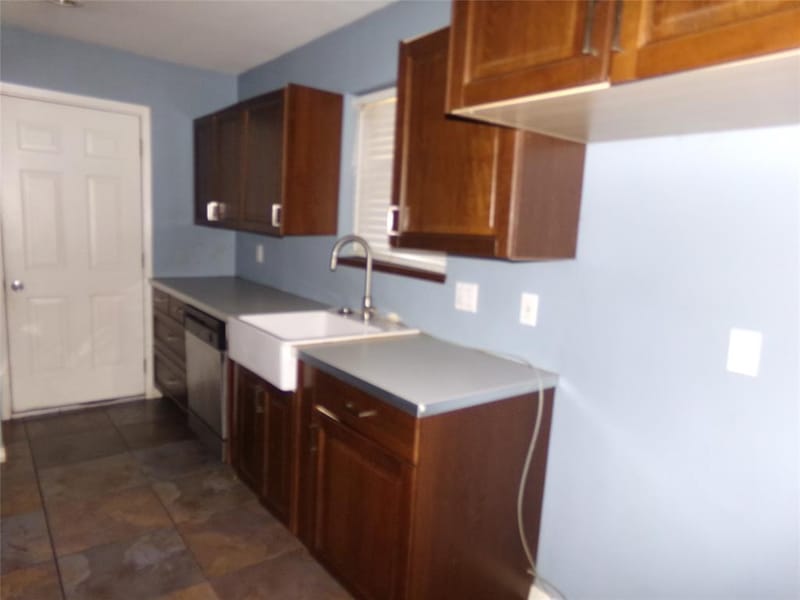 211 S Alexander Avenue, Duncanville TX 75116 - Photo 9