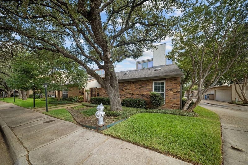 9302 Chimney Sweep Lane, Dallas TX 75243 - Photo 32