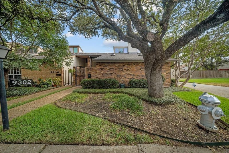 9302 Chimney Sweep Lane, Dallas TX 75243 - Photo 33