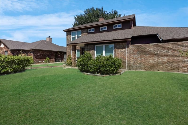 1908 Prairie Creek Trail, Garland TX 75040 - Photo 2