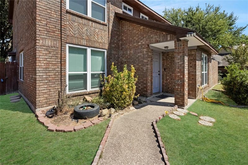 1908 Prairie Creek Trail, Garland TX 75040 - Photo 4