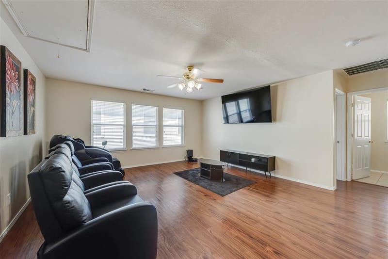 13529 Lost Spurs Road, Fort Worth TX 76262 - Photo 17