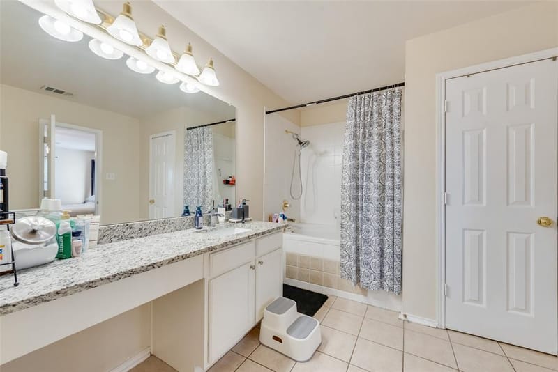 13529 Lost Spurs Road, Fort Worth TX 76262 - Photo 24