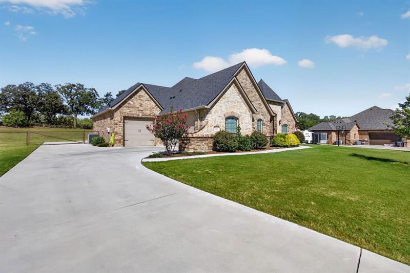 164 Spring Meadow Drive, Springtown TX 76082 - Photo 37