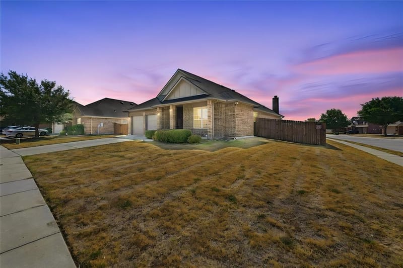 202 Belgian Street, Waxahachie TX 75165