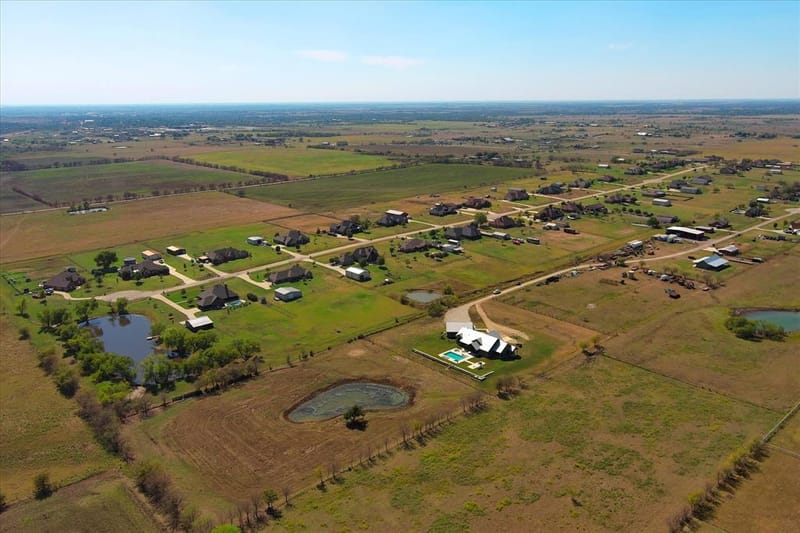 5921 Hawkeye Road, Krum TX 76249 - Photo 33