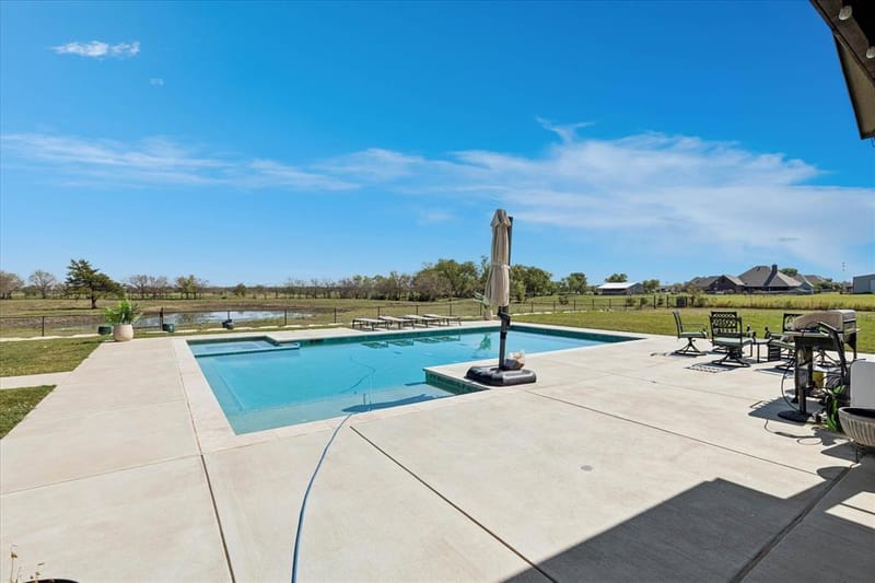 5921 Hawkeye Road, Krum TX 76249 - Photo 31