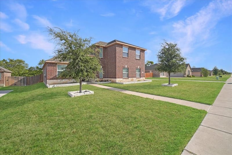 717 Milas Lane, Glenn Heights TX 75154 - Photo 2