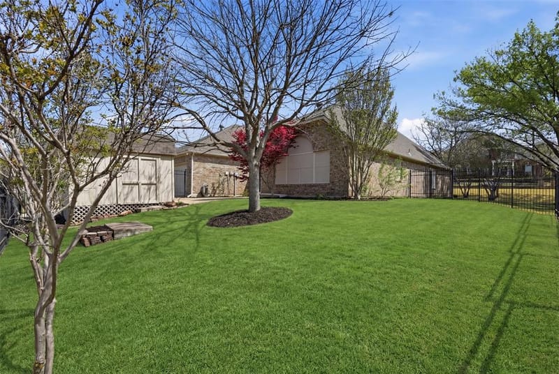 6613 Barclay Lane, Garland TX 75044 - Photo 34