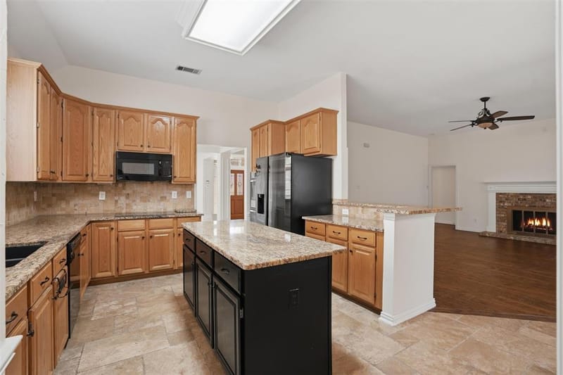6613 Barclay Lane, Garland TX 75044 - Photo 15