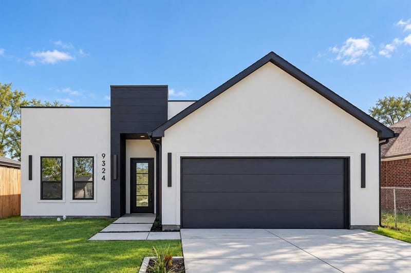 9324 Beckleycrest Avenue, Dallas TX 75232