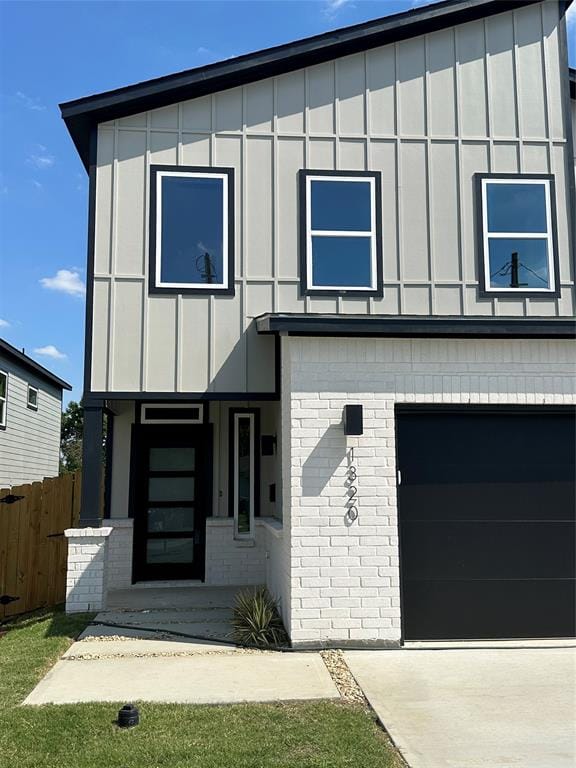 1320 Diceman Avenue, Dallas TX 75203 - Photo 2