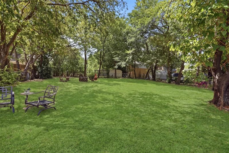 803 W Bluff Street, Granbury TX 76048 - Photo 24