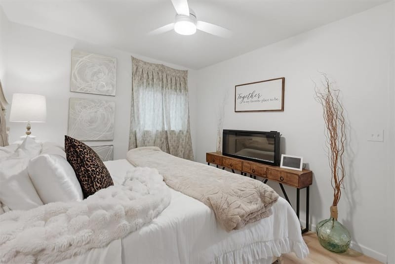 803 W Bluff Street, Granbury TX 76048 - Photo 14