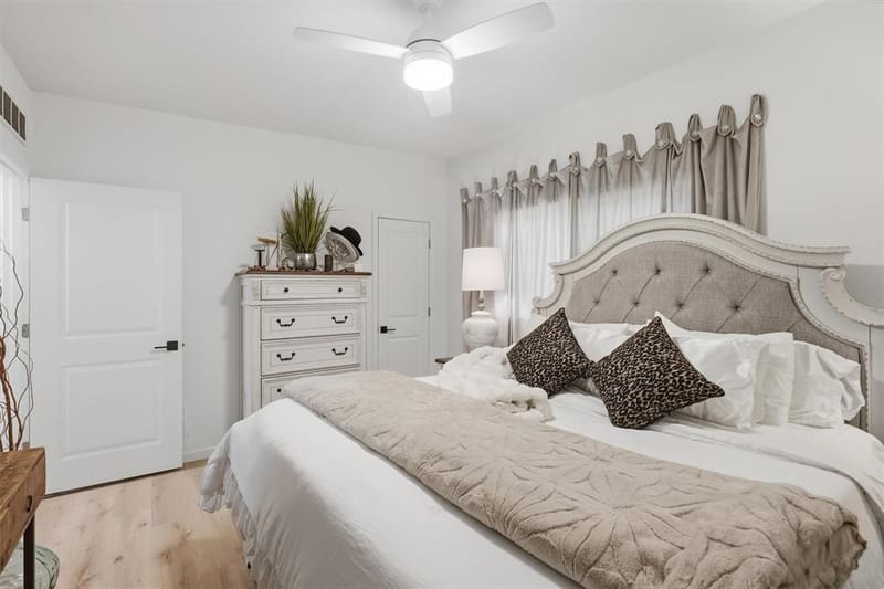 803 W Bluff Street, Granbury TX 76048 - Photo 15