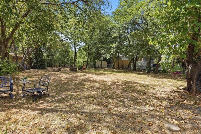 803 W Bluff Street, Granbury TX 76048 - Photo 29