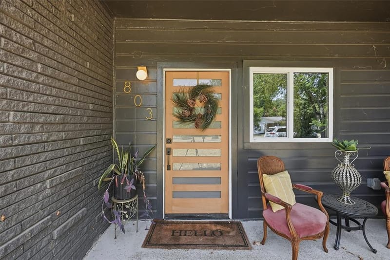 803 W Bluff Street, Granbury TX 76048 - Photo 4