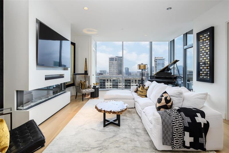 2200 Victory Avenue # 2401, Dallas TX 75219