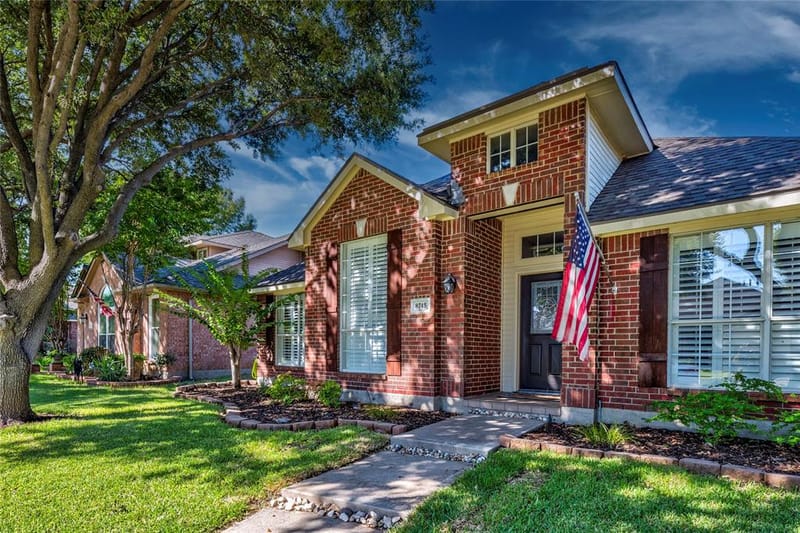 8745 Turnberry Drive, Frisco TX 75036 - Photo 2