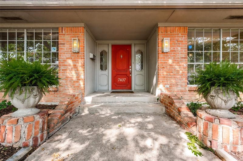 7407 Meadow Oaks Drive, Dallas TX 75230 - Photo 2