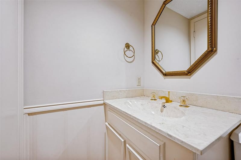 7407 Meadow Oaks Drive, Dallas TX 75230 - Photo 12