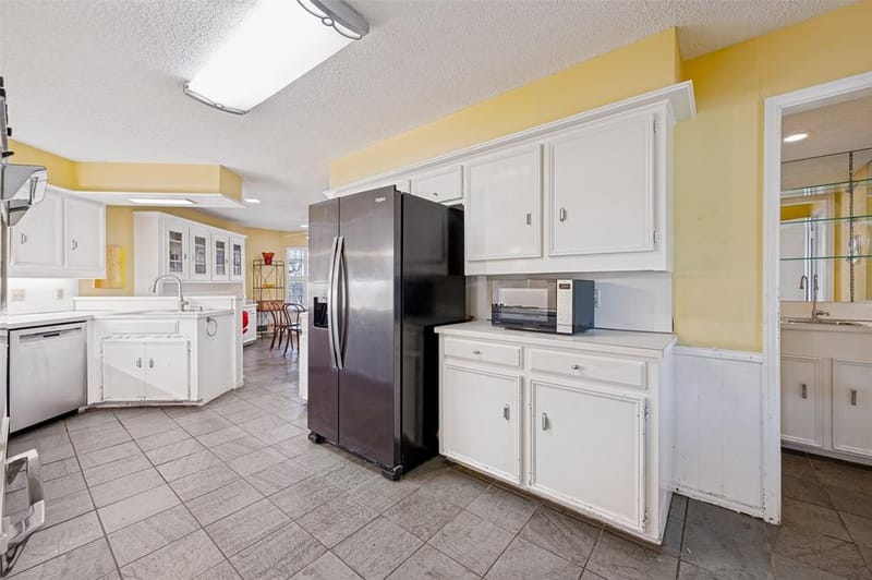 7407 Meadow Oaks Drive, Dallas TX 75230 - Photo 7