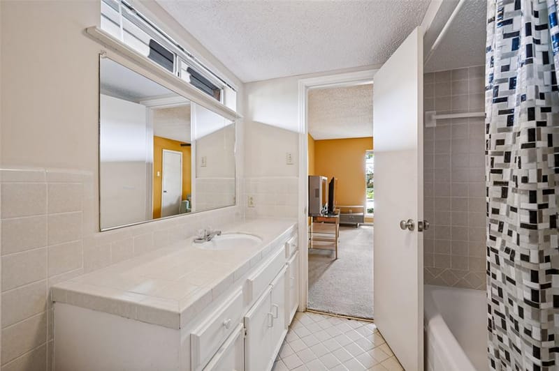 7407 Meadow Oaks Drive, Dallas TX 75230 - Photo 15