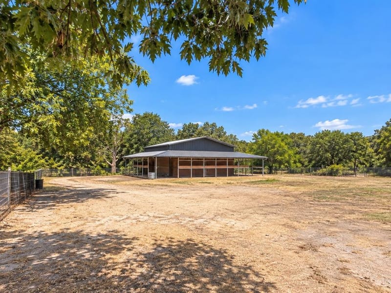 453 Rocky Acres Road, Cedar Hill TX 75104 - Photo 2