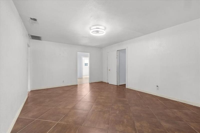 1016 Sycamore Terrace, Fort Worth TX 76104 - Photo 2