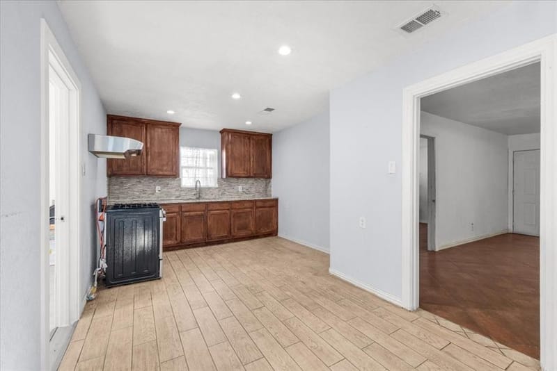 1016 Sycamore Terrace, Fort Worth TX 76104 - Photo 4