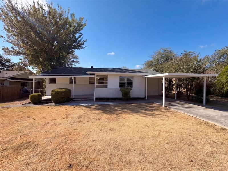 8021 Tumbleweed Trail, White Settlement TX 76108