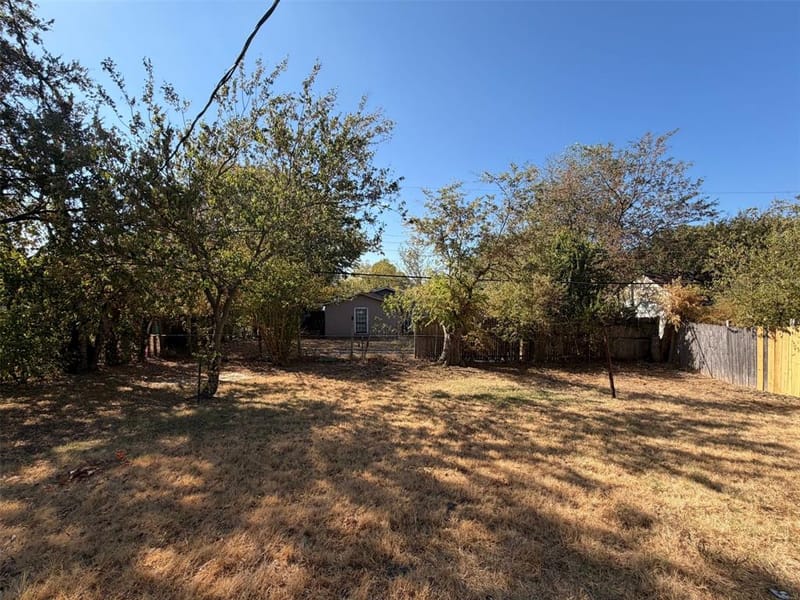 8021 Tumbleweed Trail, White Settlement TX 76108 - Photo 18