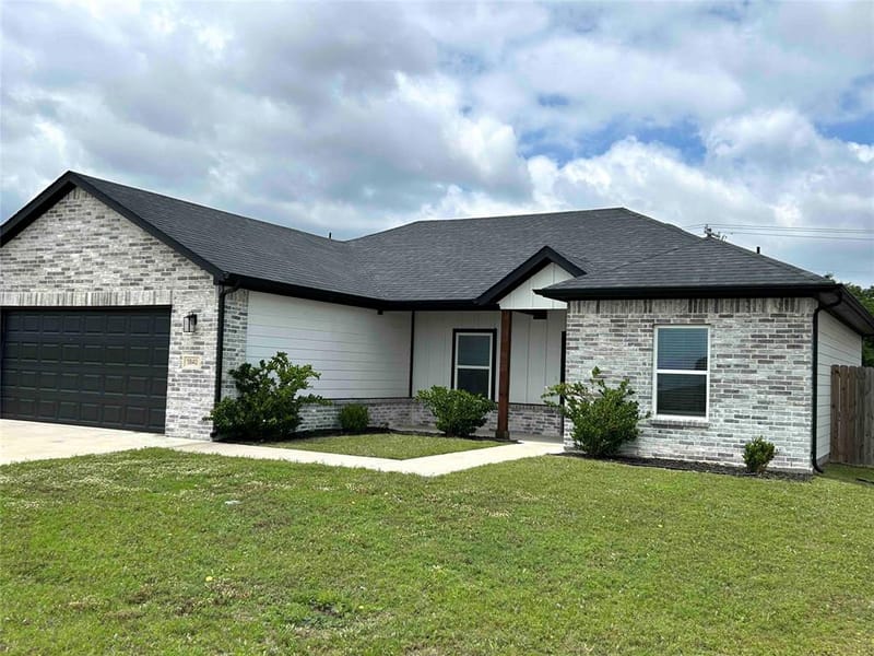 3840 Skylane Avenue, Corsicana TX 75110
