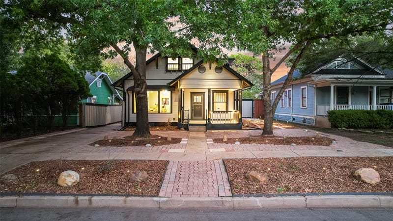 924 N Winnetka Avenue, Dallas TX 75208