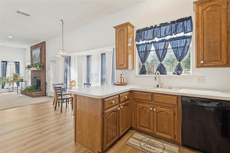 8914 Greenwood Trail, Rowlett TX 75088 - Photo 9
