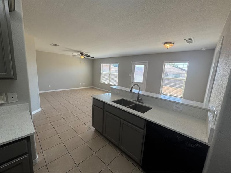 601 Hidden Dale Drive, Fort Worth TX 76140 - Photo 8