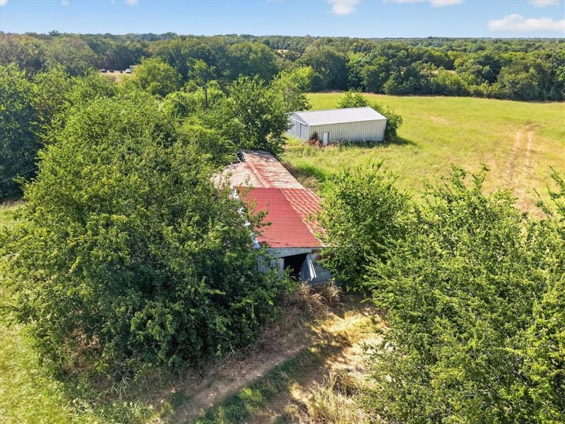 913 County Road 4232, Bonham TX 75418 - Photo 31