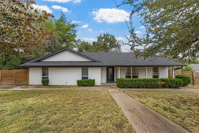 1132 Western Oaks Drive, Woodway TX 76712