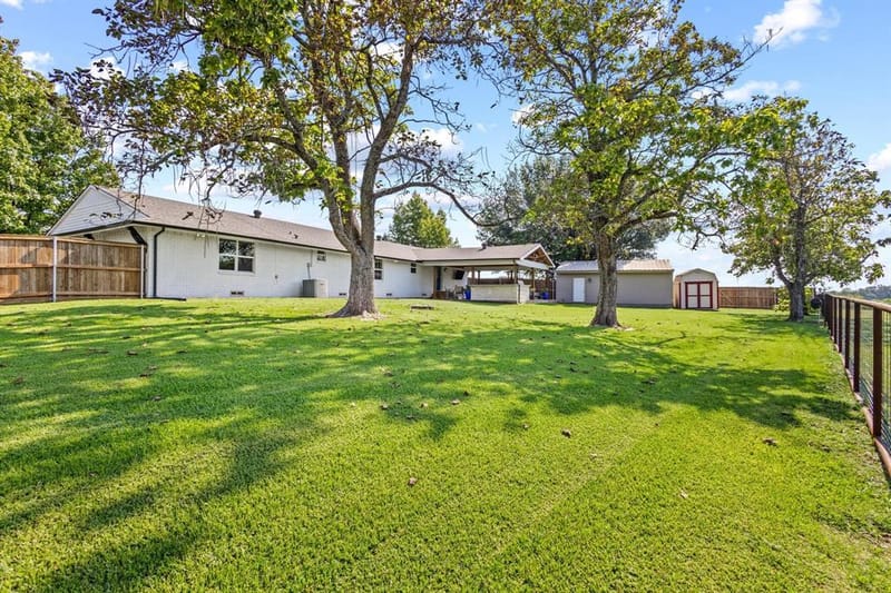 11731 NW State Highway 11, Whitewright TX 75491 - Photo 23