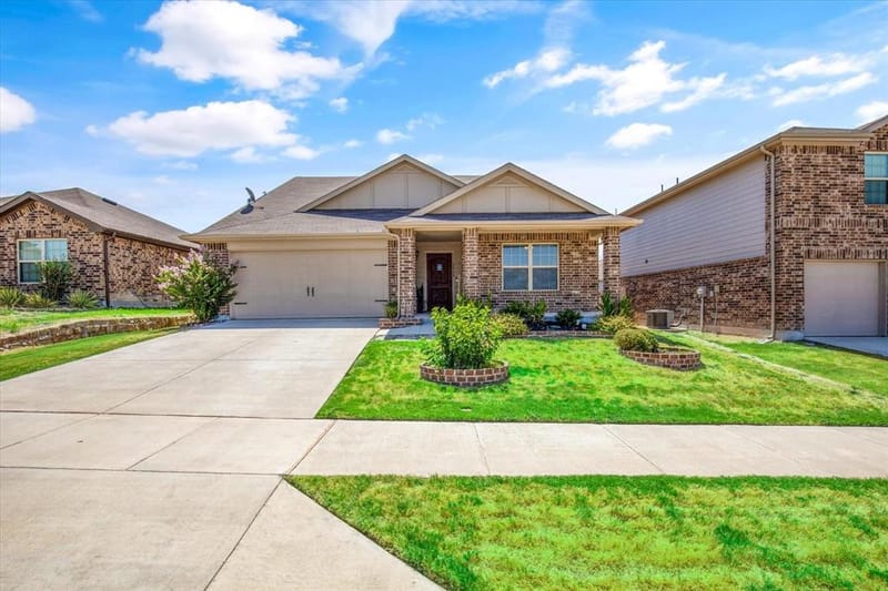 2929 Spotted Fawn Drive, Fort Worth TX 76108